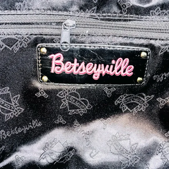 Betsey Johnson Black and White Checkered Handbag - Picture 8 of 13